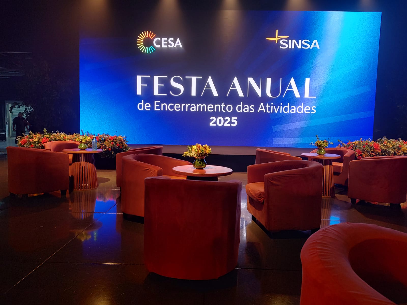 Evento corporativo elegante decorado pela Cris Flores